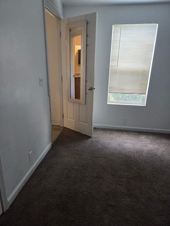 21100 State St - Photo 5 of 9