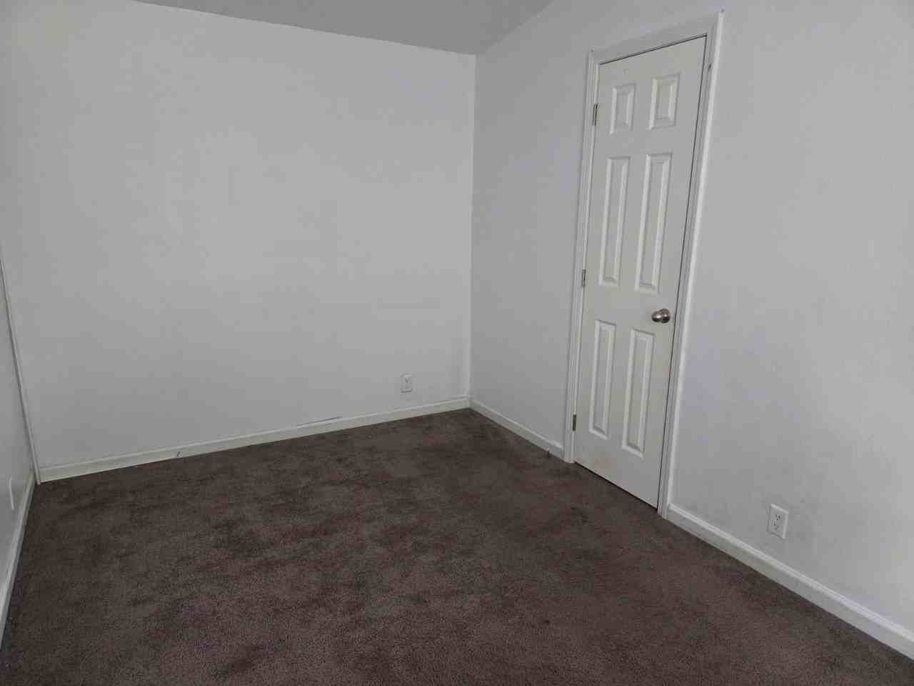 21100 State St - Photo 7 of 9