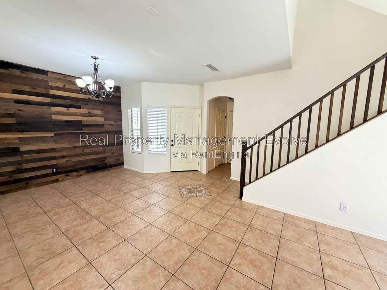 2060 N 30th St - Photo 5 of 33