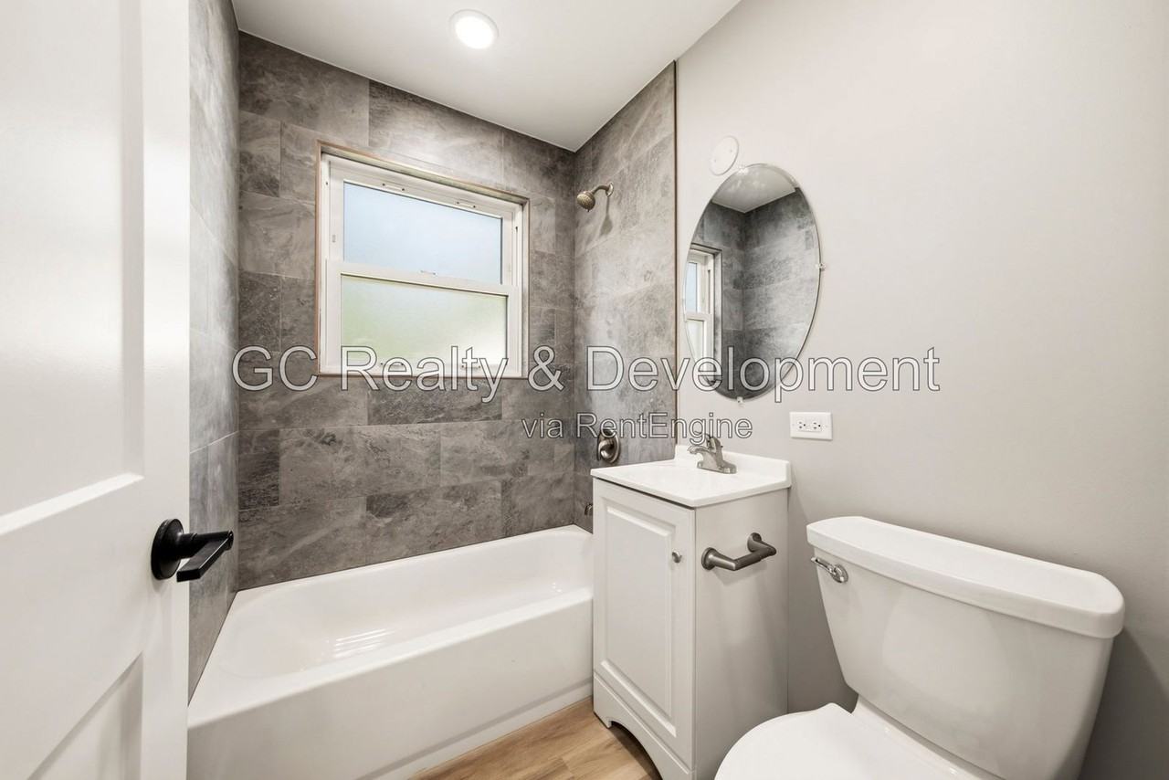 2804 School Dr - Photo 4 of 15