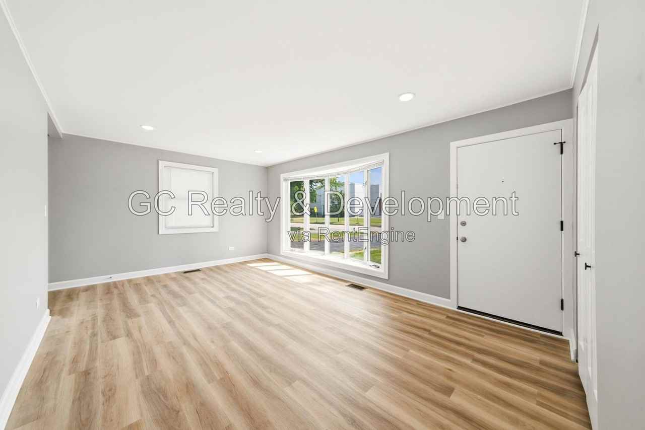 2804 School Dr - Photo 6 of 15