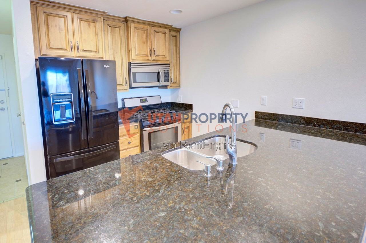 1180 S Foothill Dr #733 - Photo 7 of 28