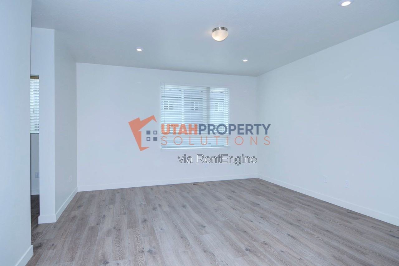 1008 W 430 S - Photo 5 of 31