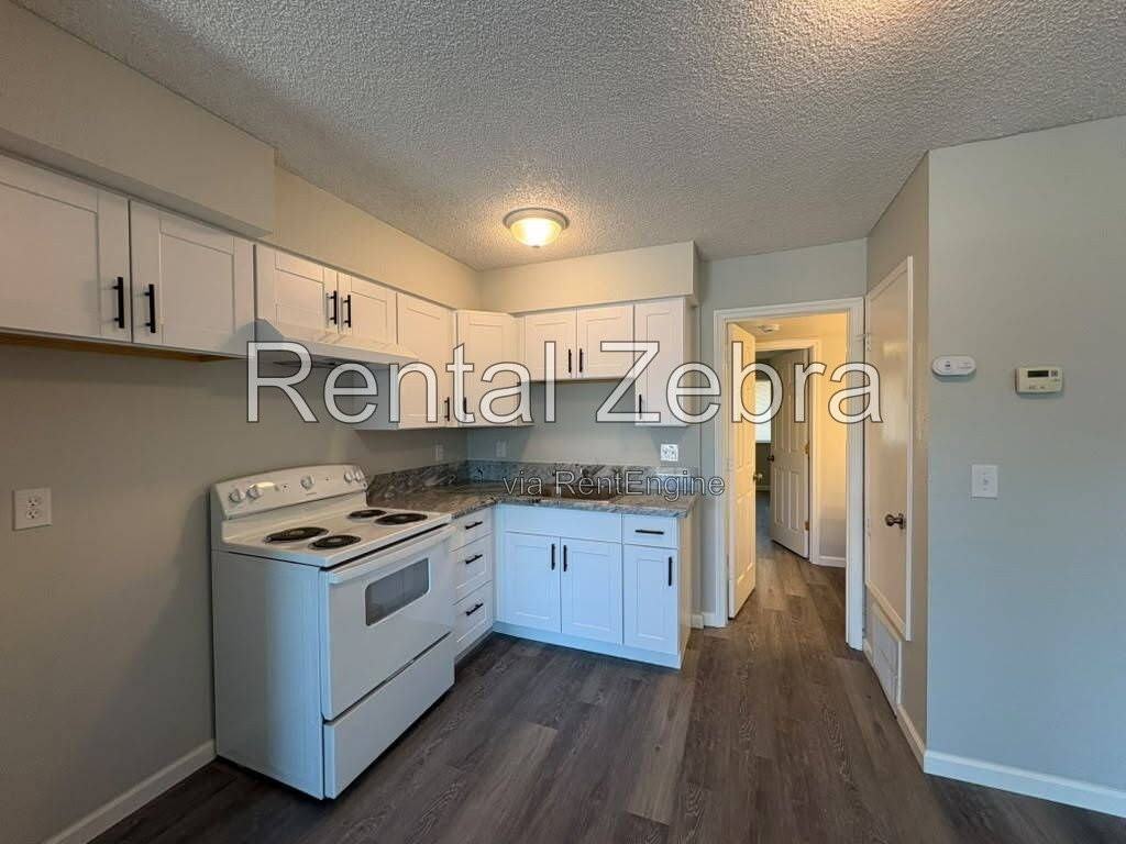 1207 Kelso St - Photo 3 of 10