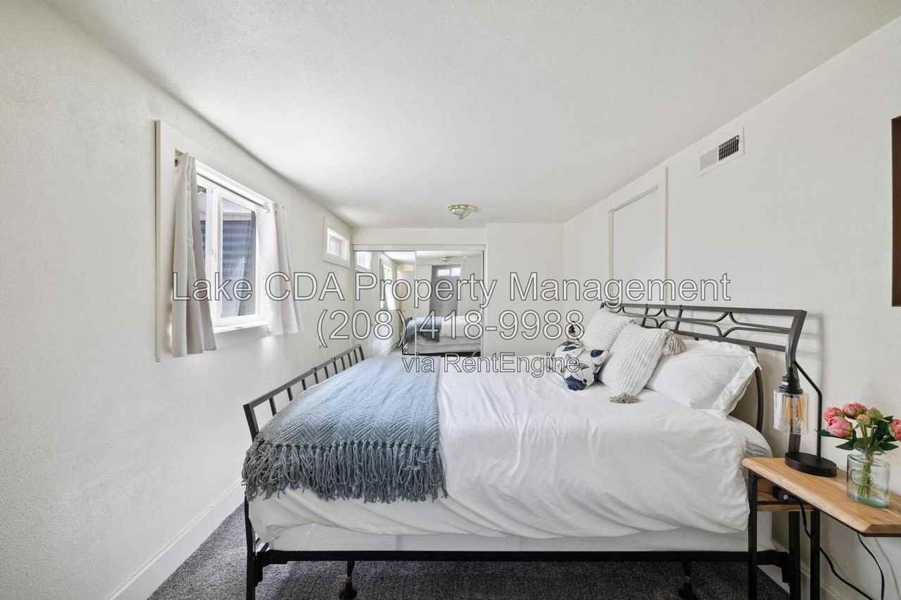 1202 N C St - Photo 7 of 26