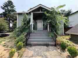featured image of 5004 Se 38th Ave #A