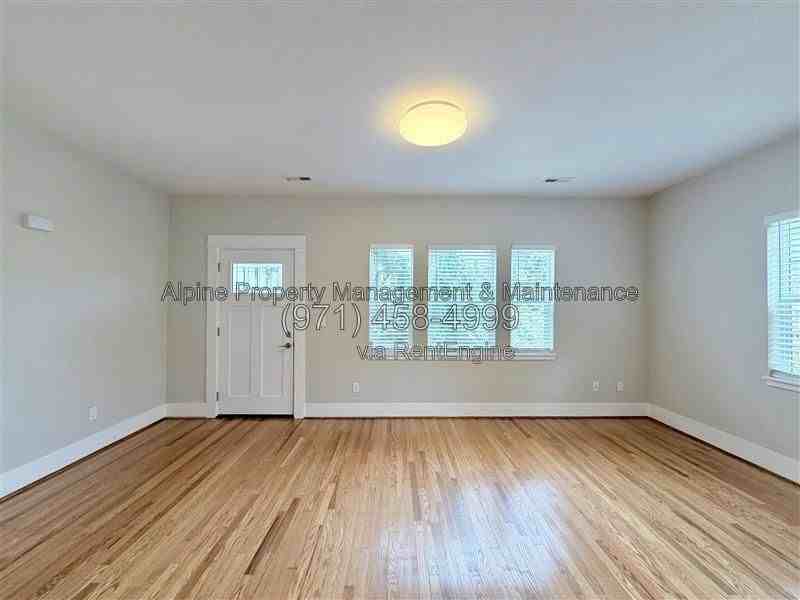 5004 Se 38th Ave #A - Photo 3 of 29
