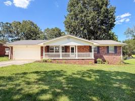 featured image of 834 Kay Cir