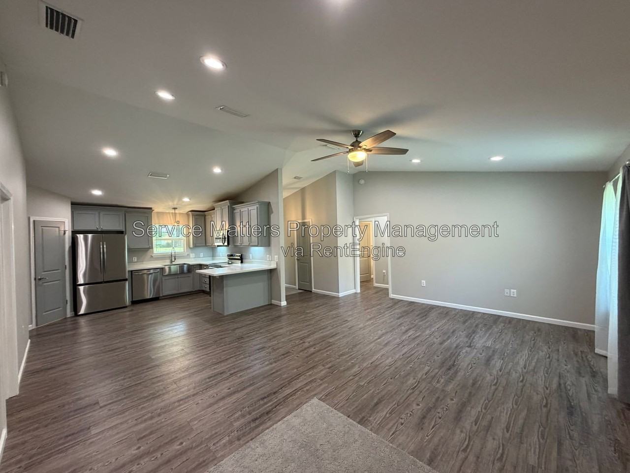 5553 Riviera Dr - Photo 7 of 35