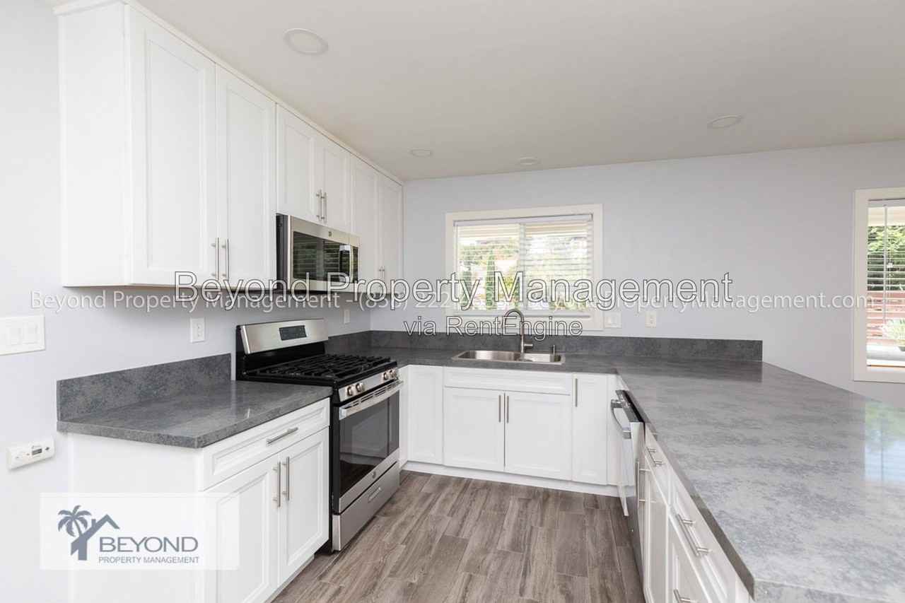 5313 Vickie Dr - Photo 6 of 16