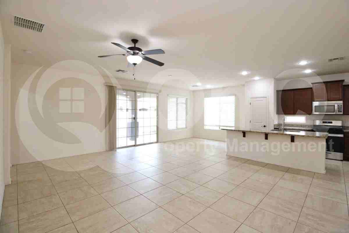 2980 E Ridgewood Ln - Photo 6 of 30