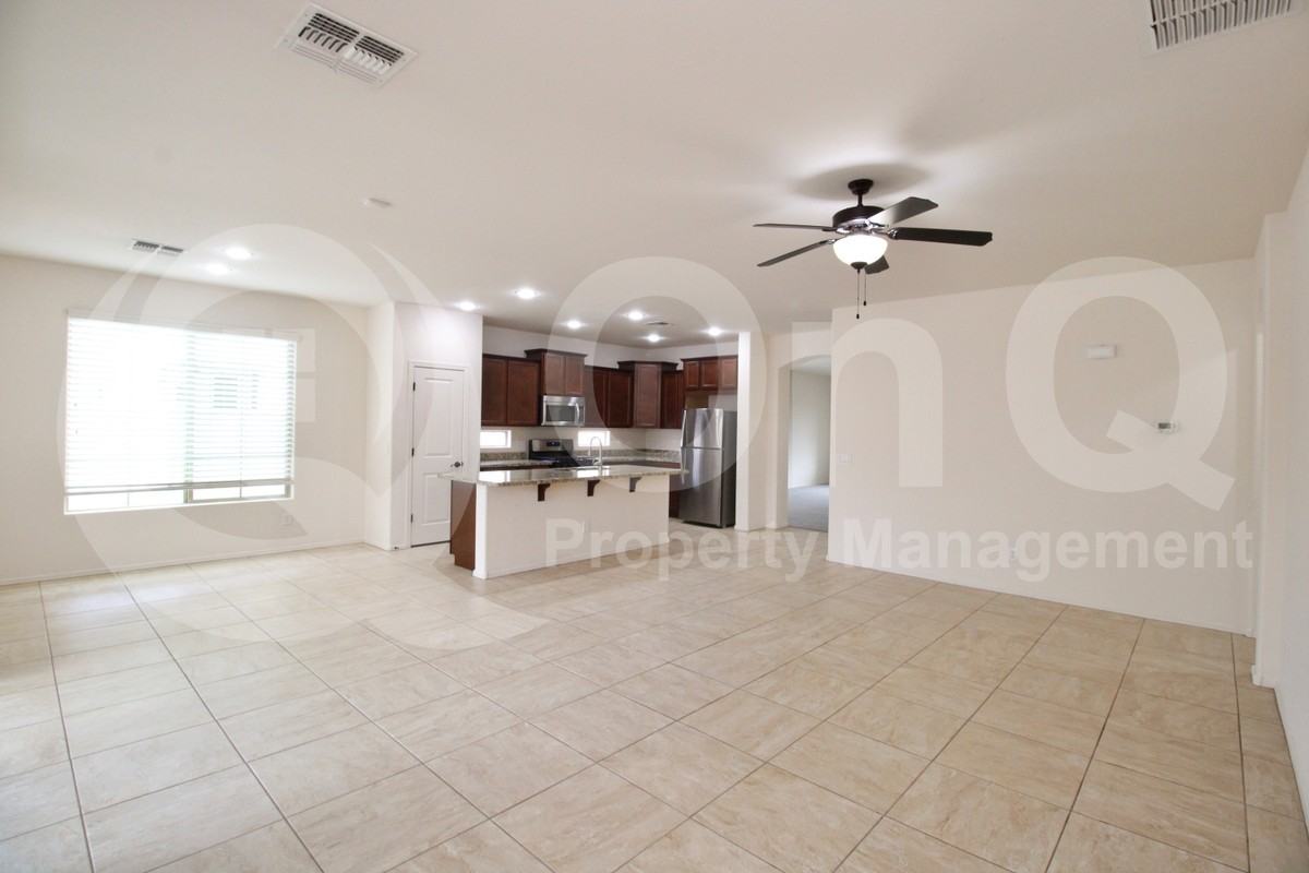2980 E Ridgewood Ln - Photo 7 of 30