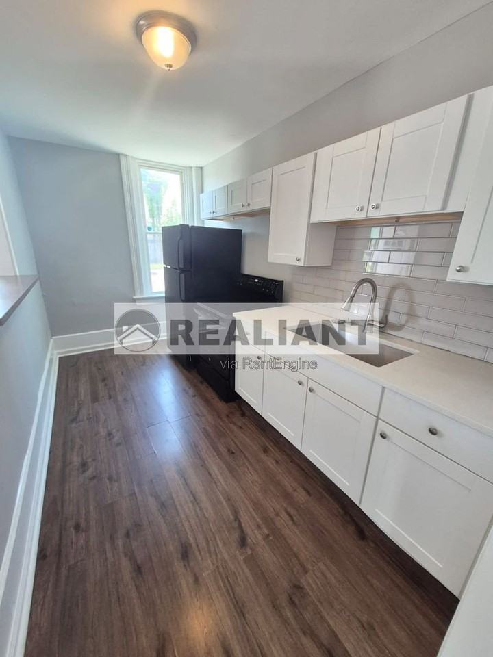 338 Bush St #1 - Photo 7 of 12