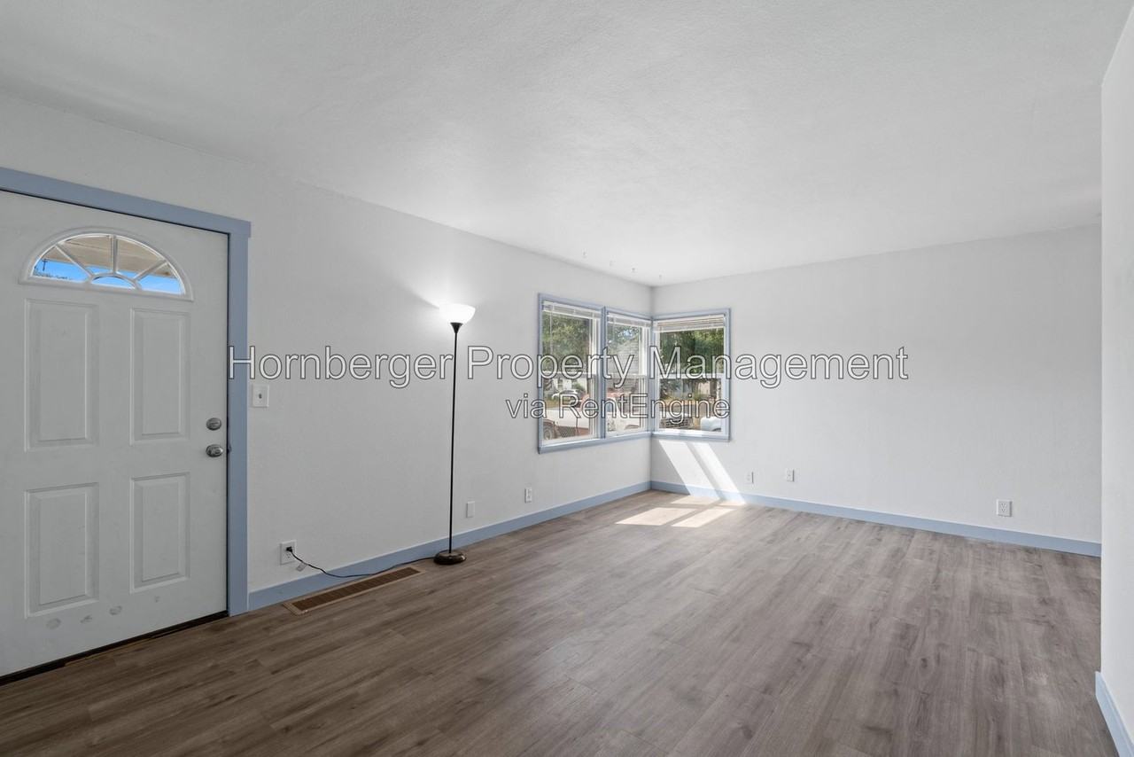 10106 N Wesley Rd - Photo 4 of 24