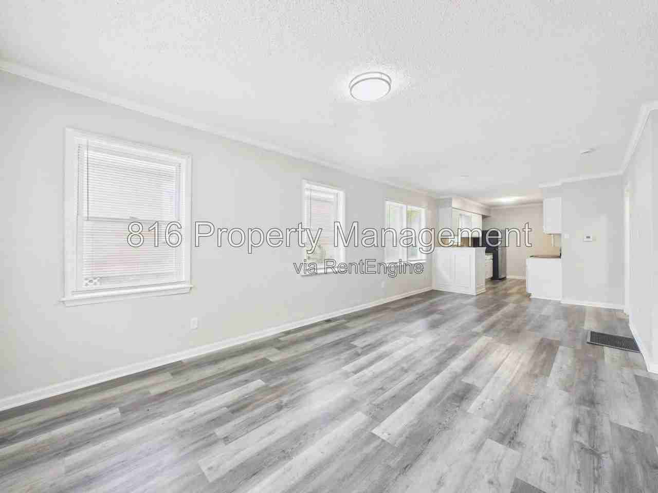 5715 Wabash Ave - Photo 2 of 21