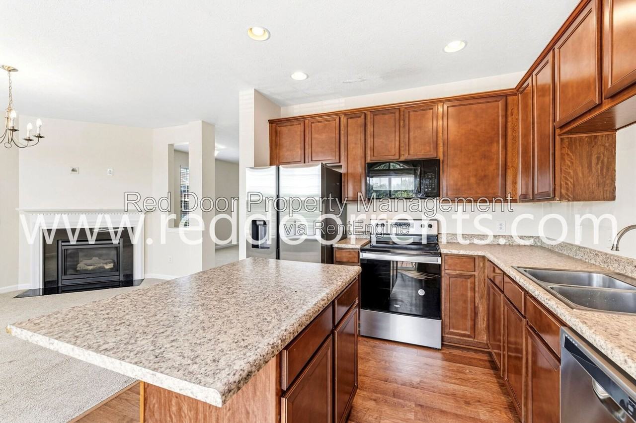 13340 Golden Gate Dr E - Photo 7 of 45