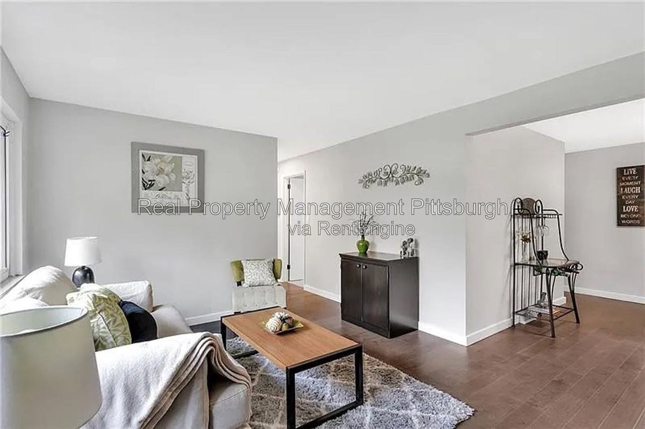 1307 Universal Rd - Photo 2 of 23