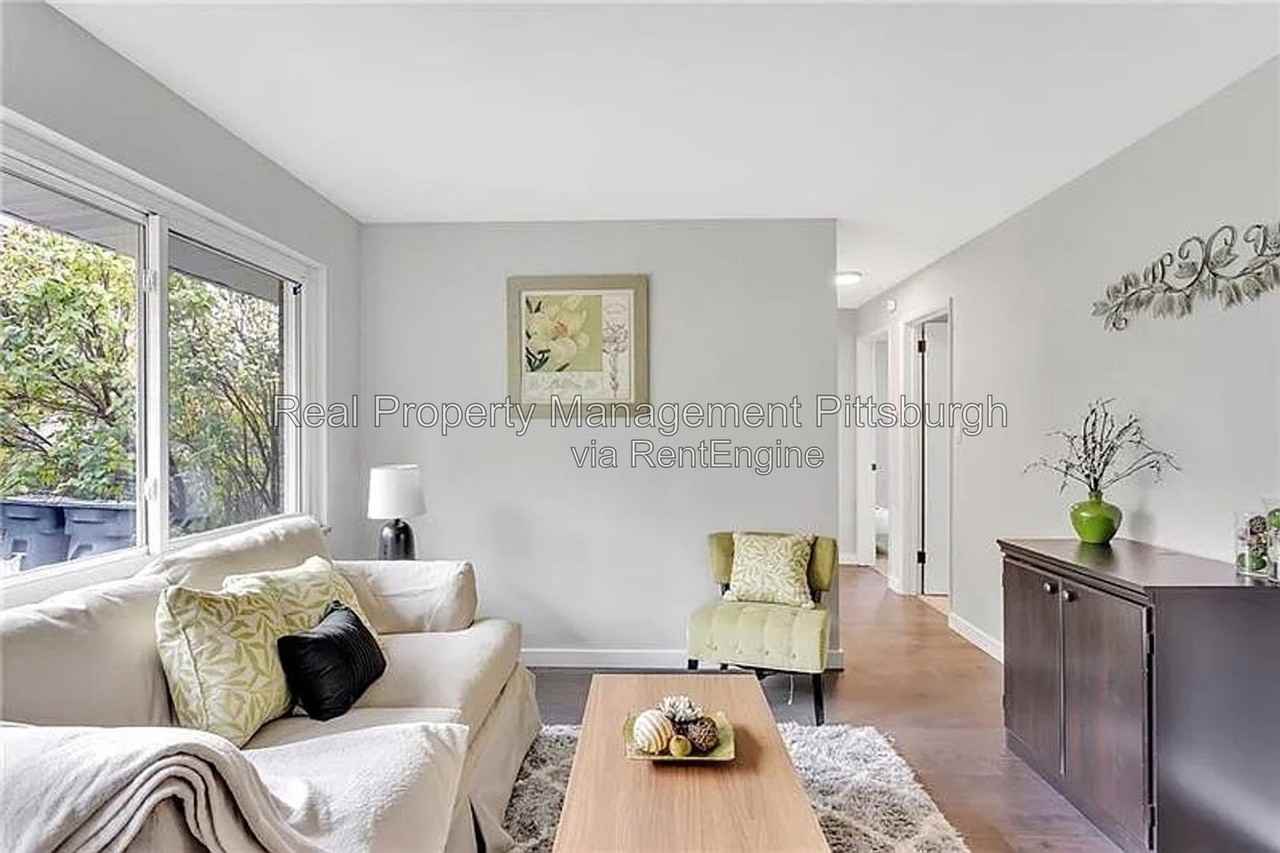 1307 Universal Rd - Photo 3 of 23