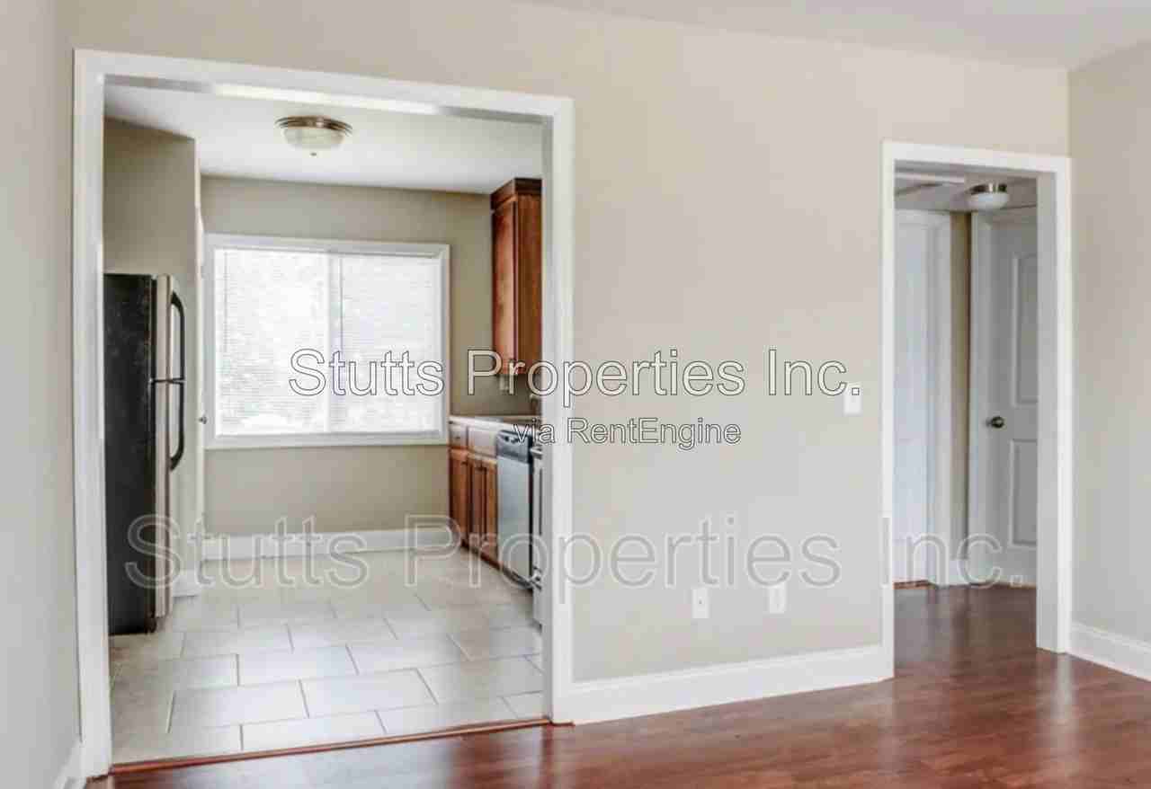 1246 Graham Ave #22 - Photo 4 of 10
