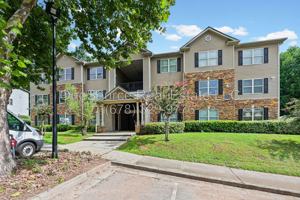 featured image of 3202 Fairington Club Dr #1