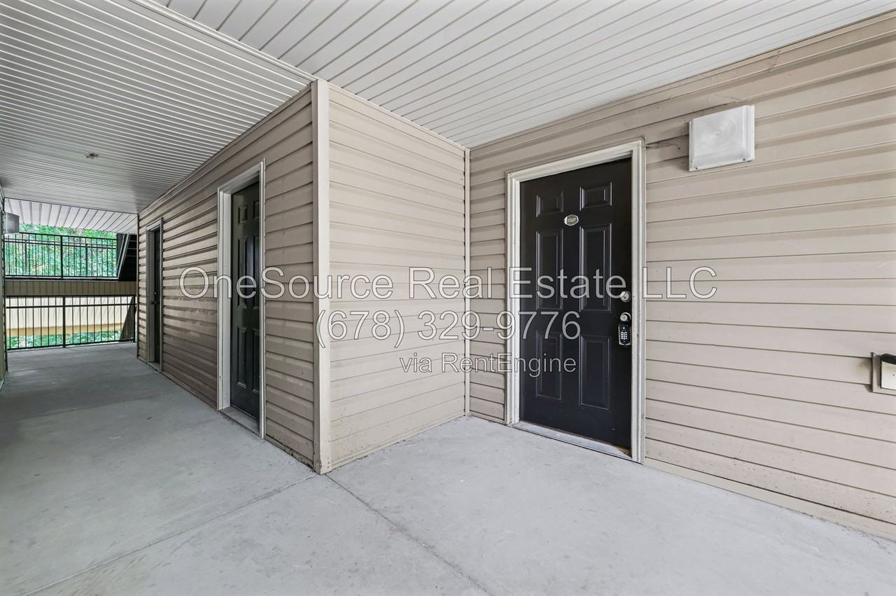 3202 Fairington Club Dr #1 - Photo 2 of 21