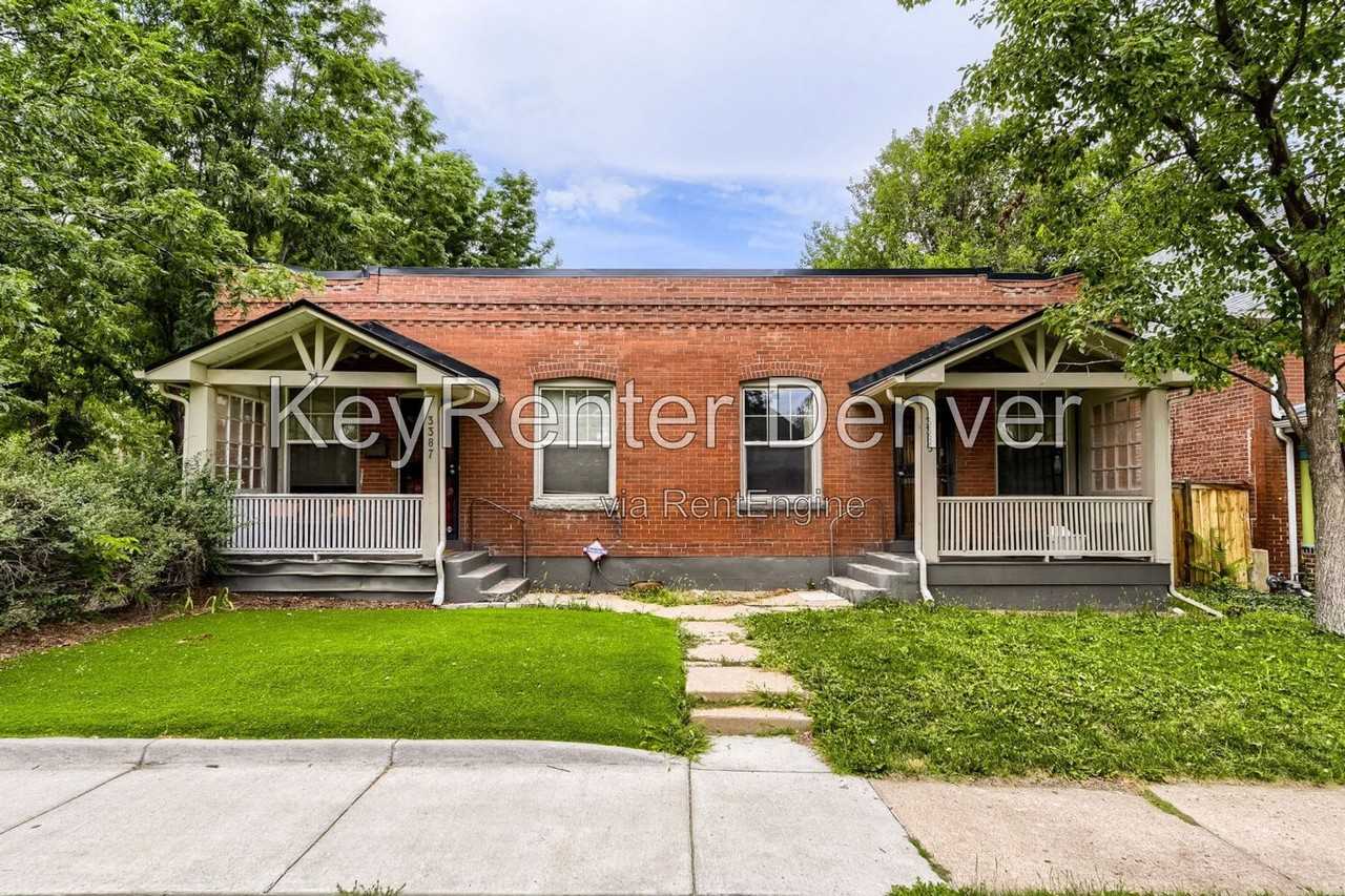 3387 W Moncrieff Pl