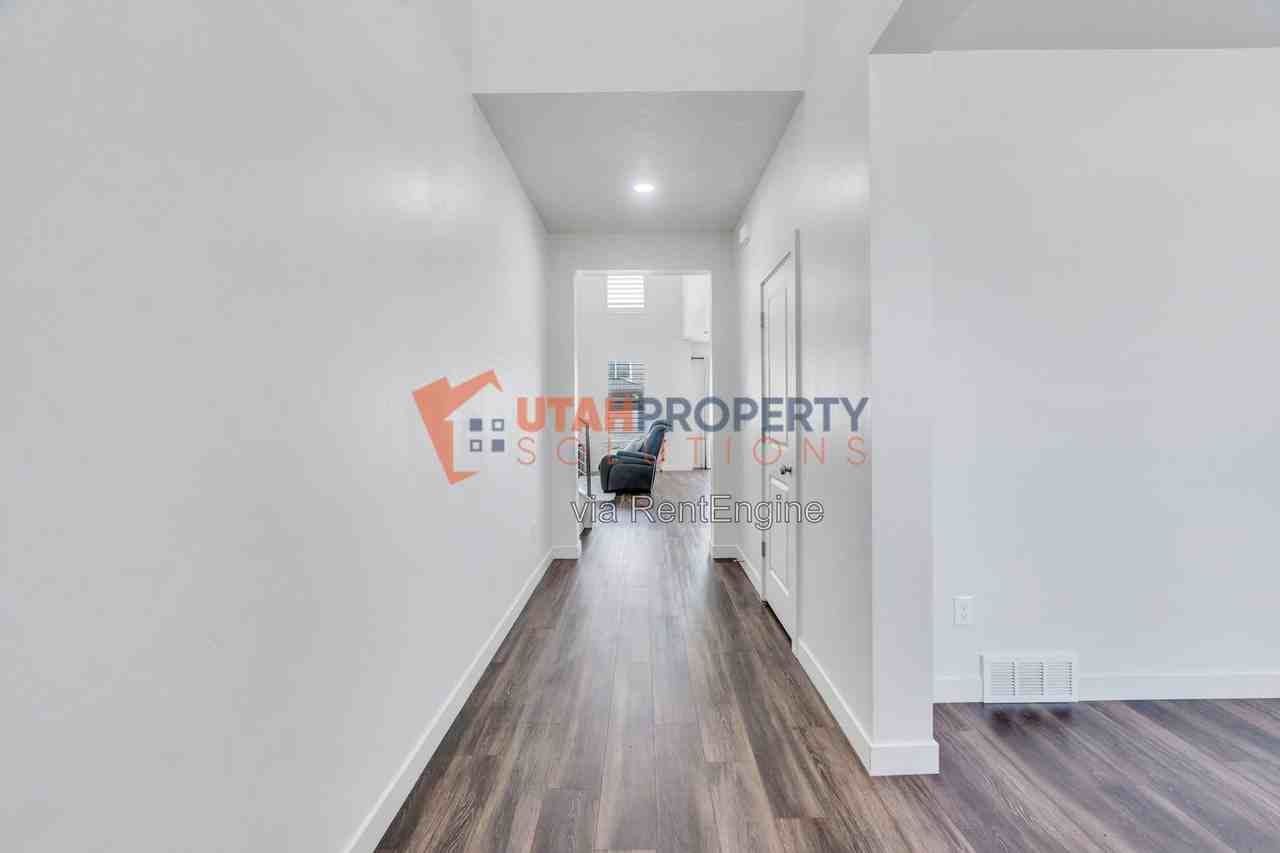 213 W Prickly Pear Dr - Photo 4 of 40