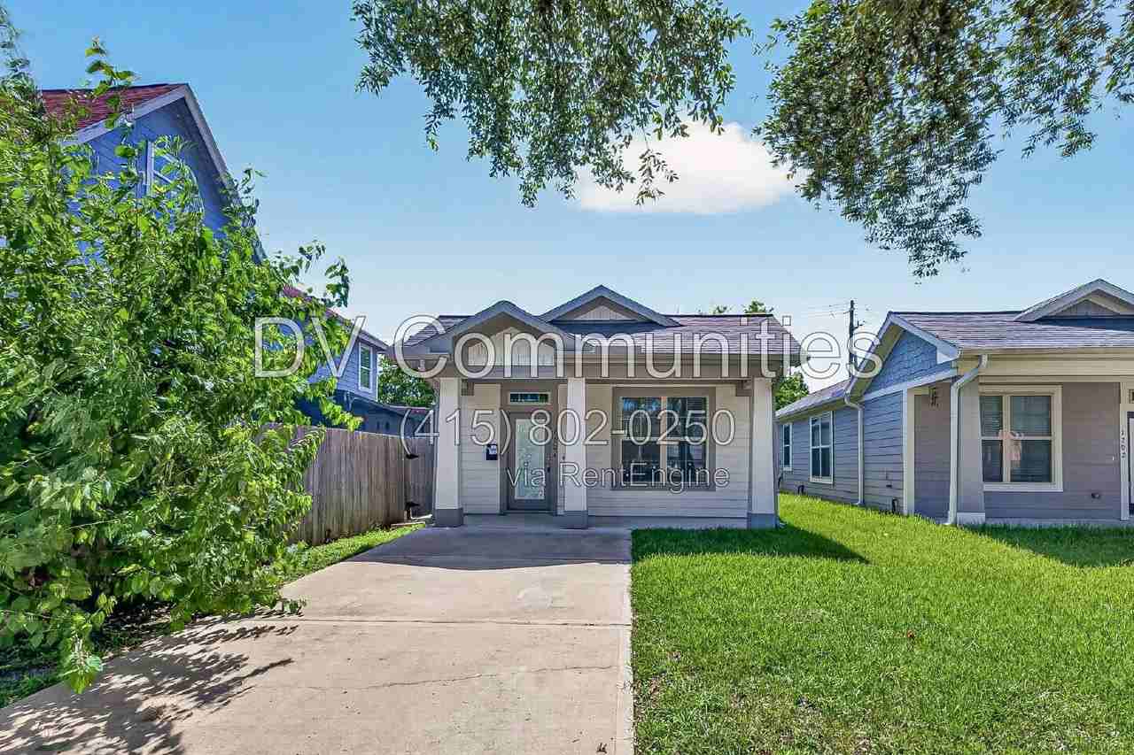 1204 3rd St - Photo 6 of 38