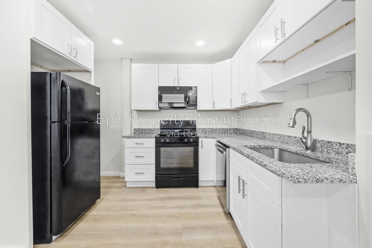 224 Stratford Rd #224 - Photo 4 of 14