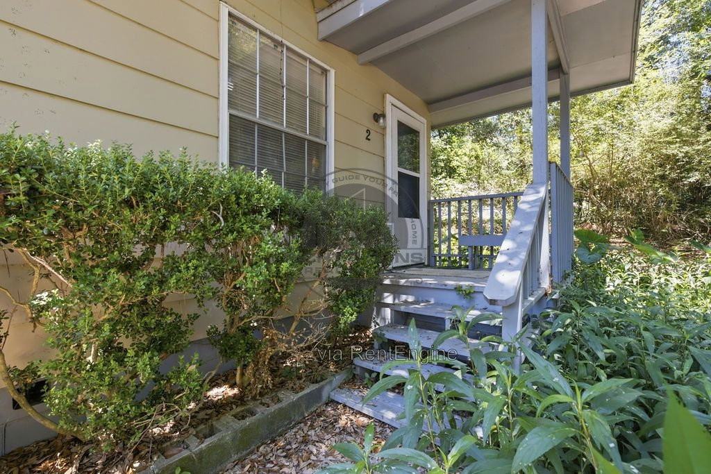 3197 Mission Rd - Photo 2 of 10