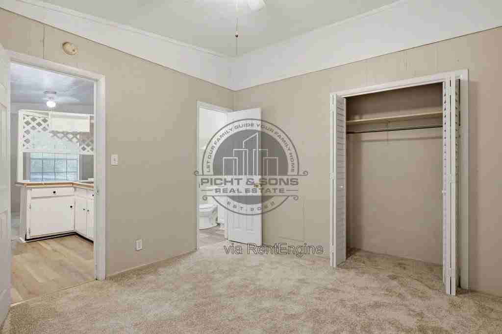 3197 Mission Rd - Photo 7 of 10
