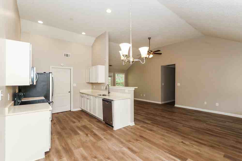 4925 Brookwood Pl - Photo 6 of 16