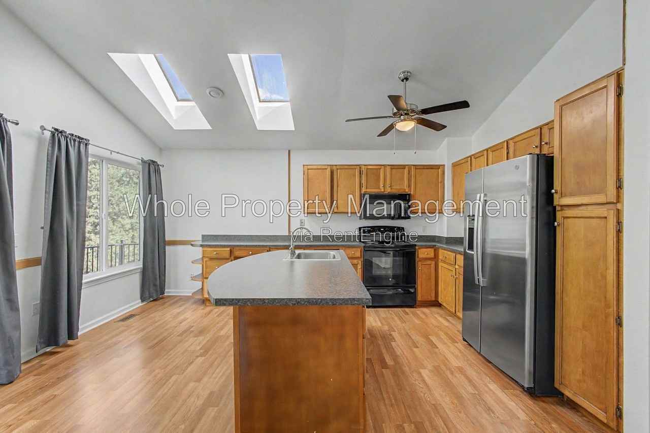 3731 Shefield Dr - Photo 5 of 24