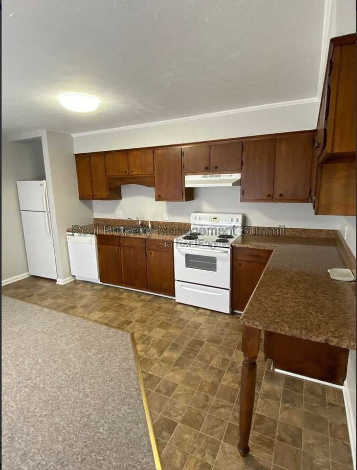 2407 Bare St #J - Photo 2 of 18