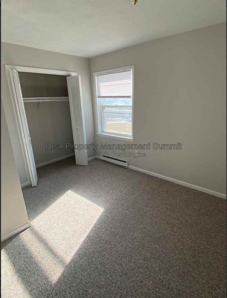 2407 Bare St #J - Photo 4 of 18
