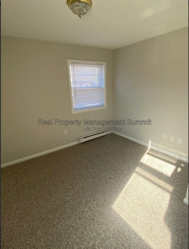 2407 Bare St #J - Photo 5 of 18