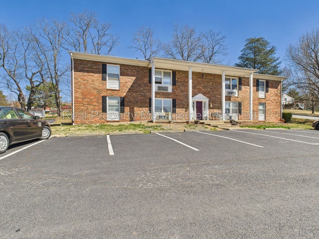 2407 Bare St #J - Photo 6 of 18