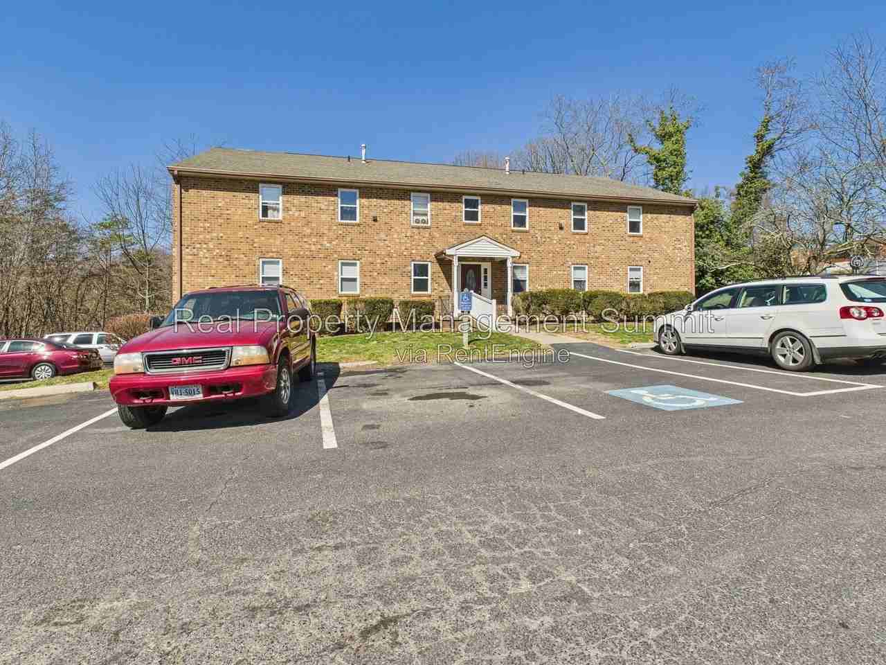 2407 Bare St #J - Photo 7 of 18