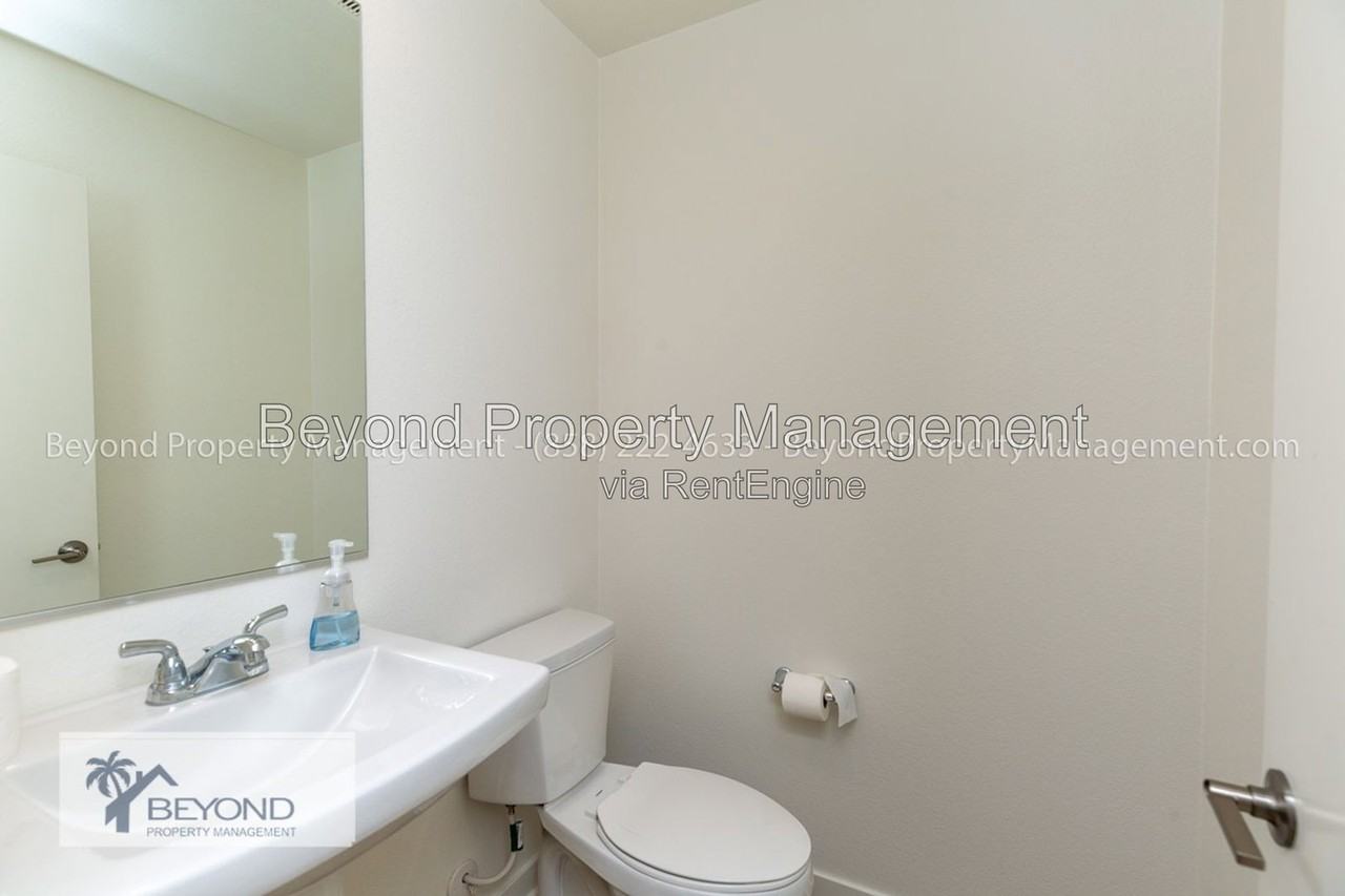 5461 Seacliff Pl #72 - Photo 7 of 24