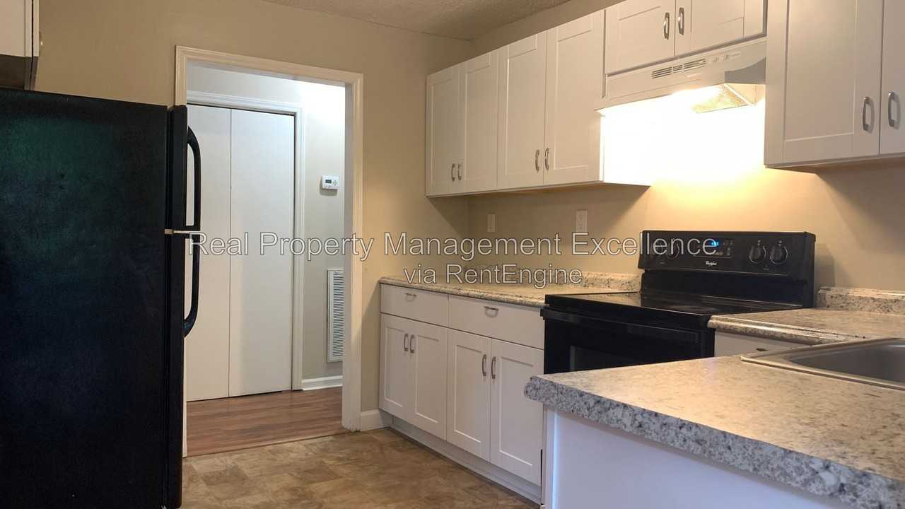 410 Lamont St - Photo 5 of 28