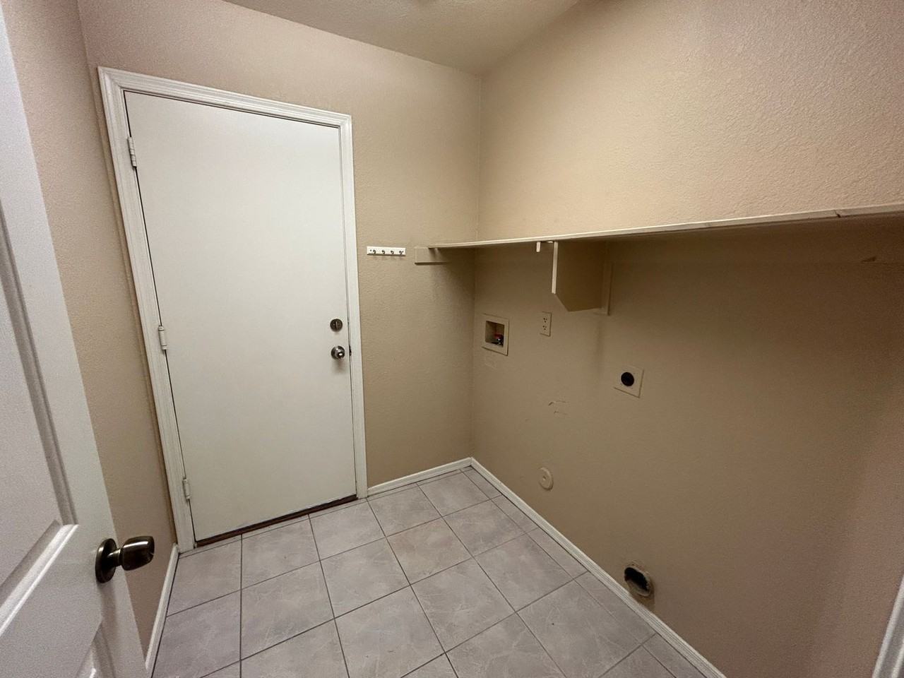 2471 W Hemlock Way - Photo 6 of 17