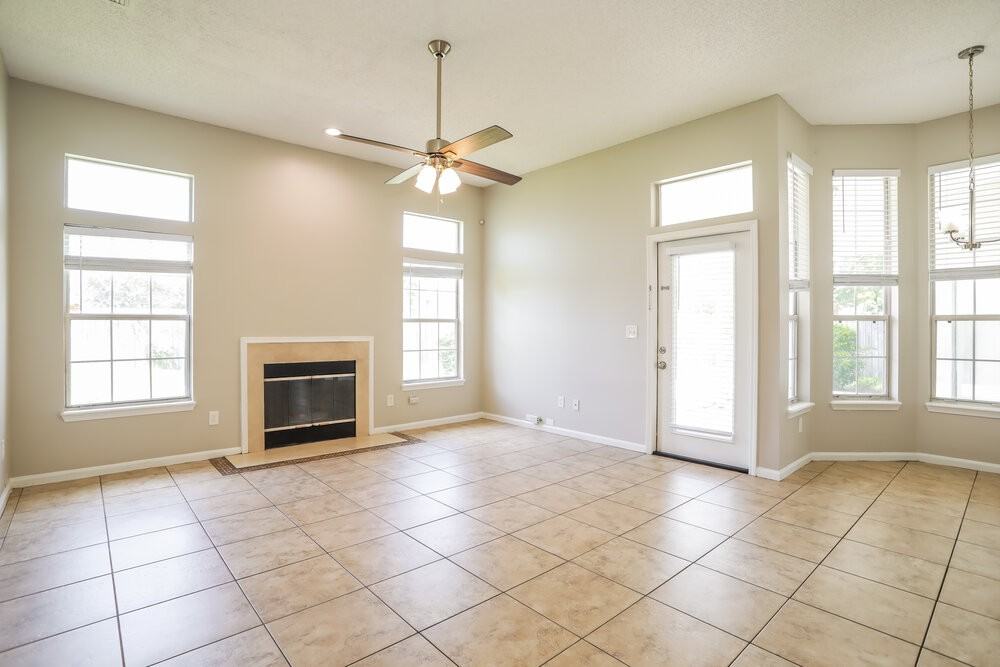 3948 Heavenside Ct - Photo 4 of 16