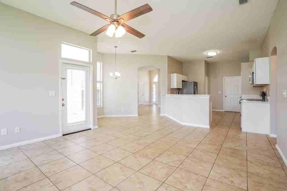 3948 Heavenside Ct - Photo 5 of 16