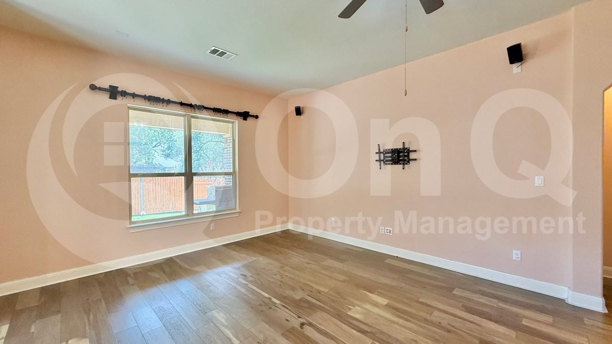4400 Trinity Woods St - Photo 7 of 28