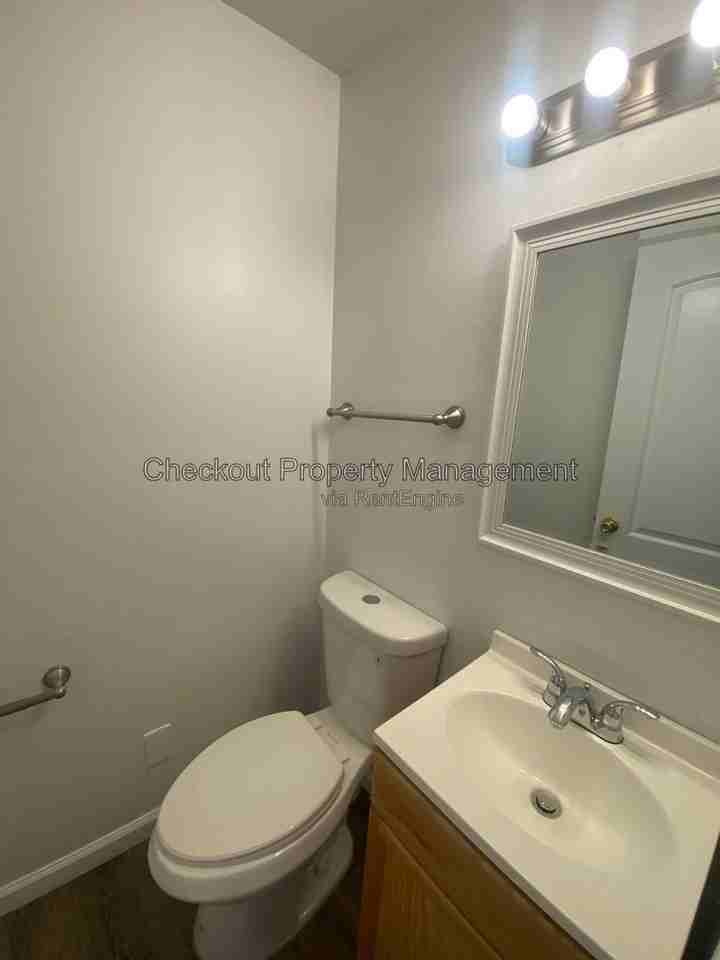 1916 Knox Ave - Photo 7 of 14