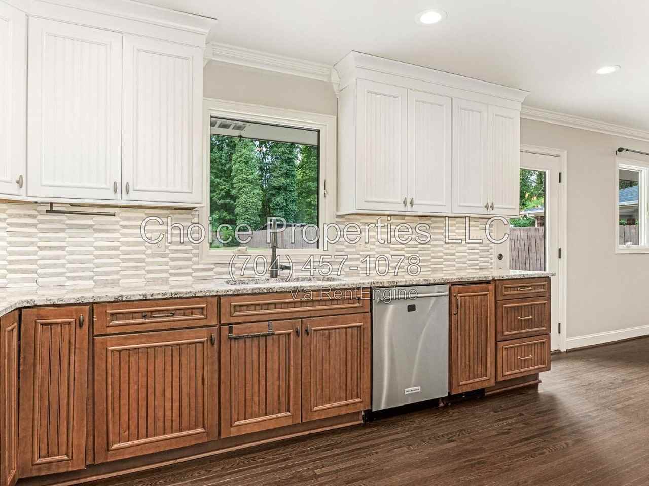 1174 Robinhood Cir - Photo 6 of 24