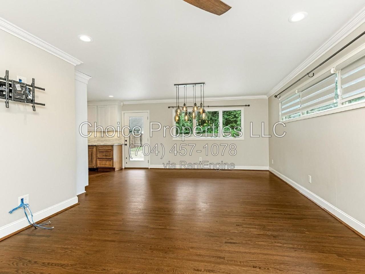 1174 Robinhood Cir - Photo 7 of 24