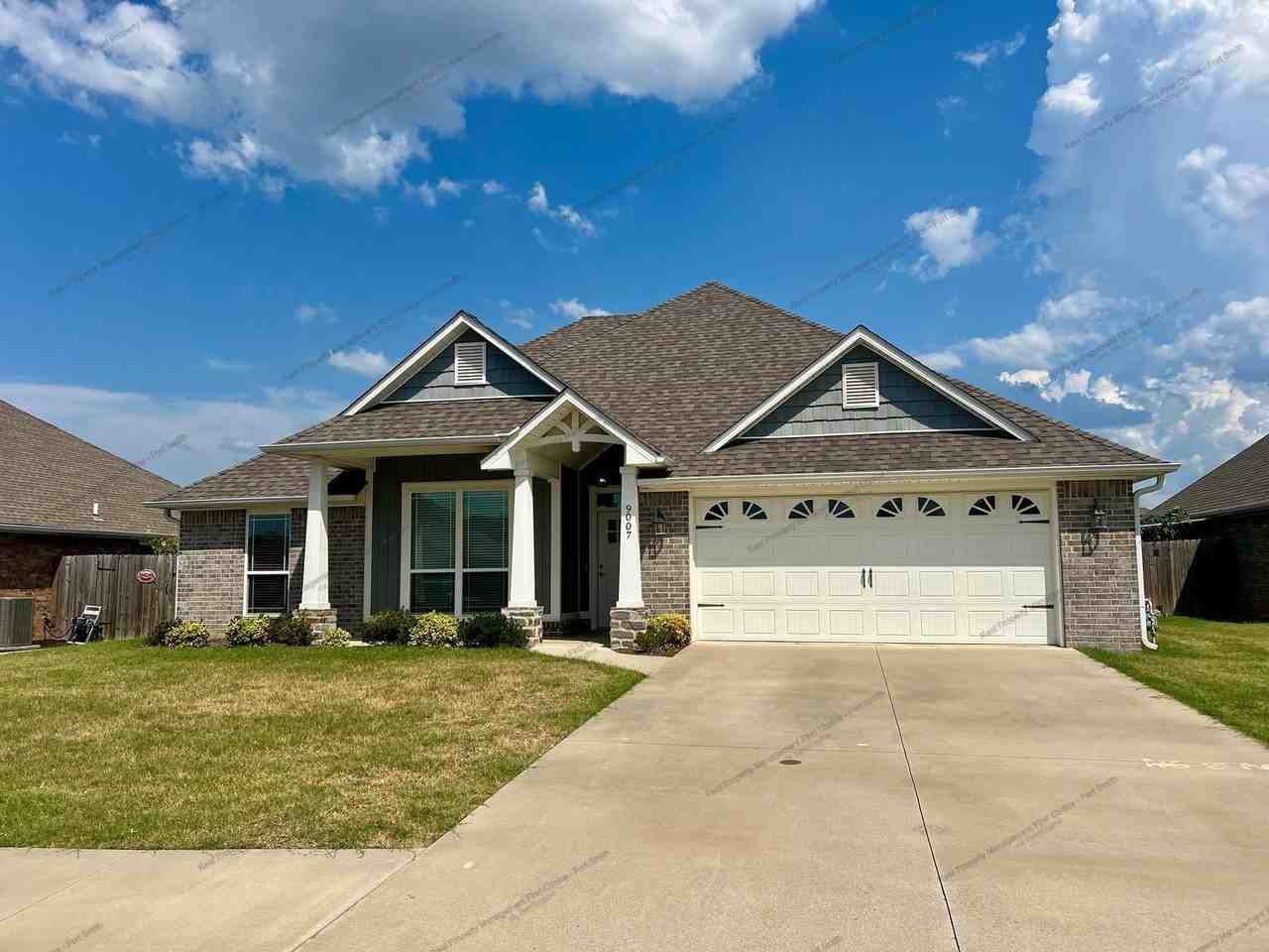 9007 Hawthorne Ln - Photo 2 of 31