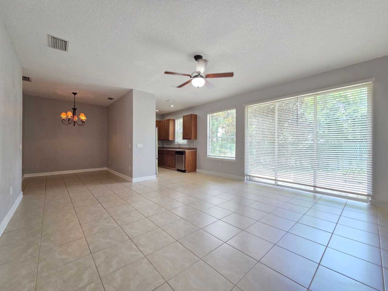 337 Coral Beach Cir - Photo 5 of 19