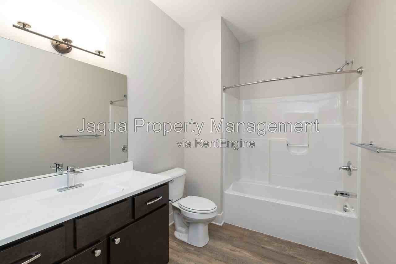 335 Center St #204 - Photo 4 of 20